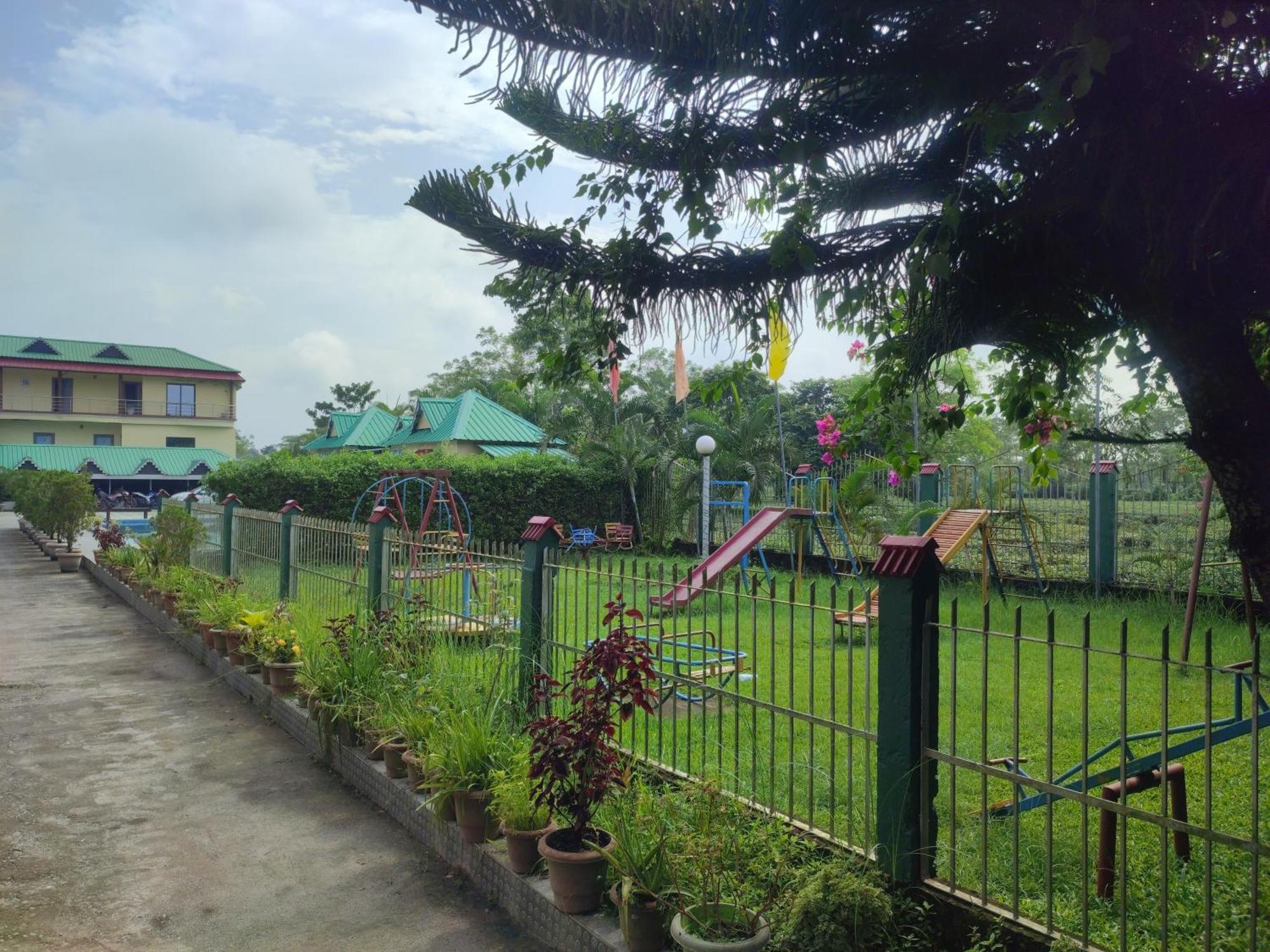 Maa Greenary View - A Holiday Resort Alipur Duar 외부 사진