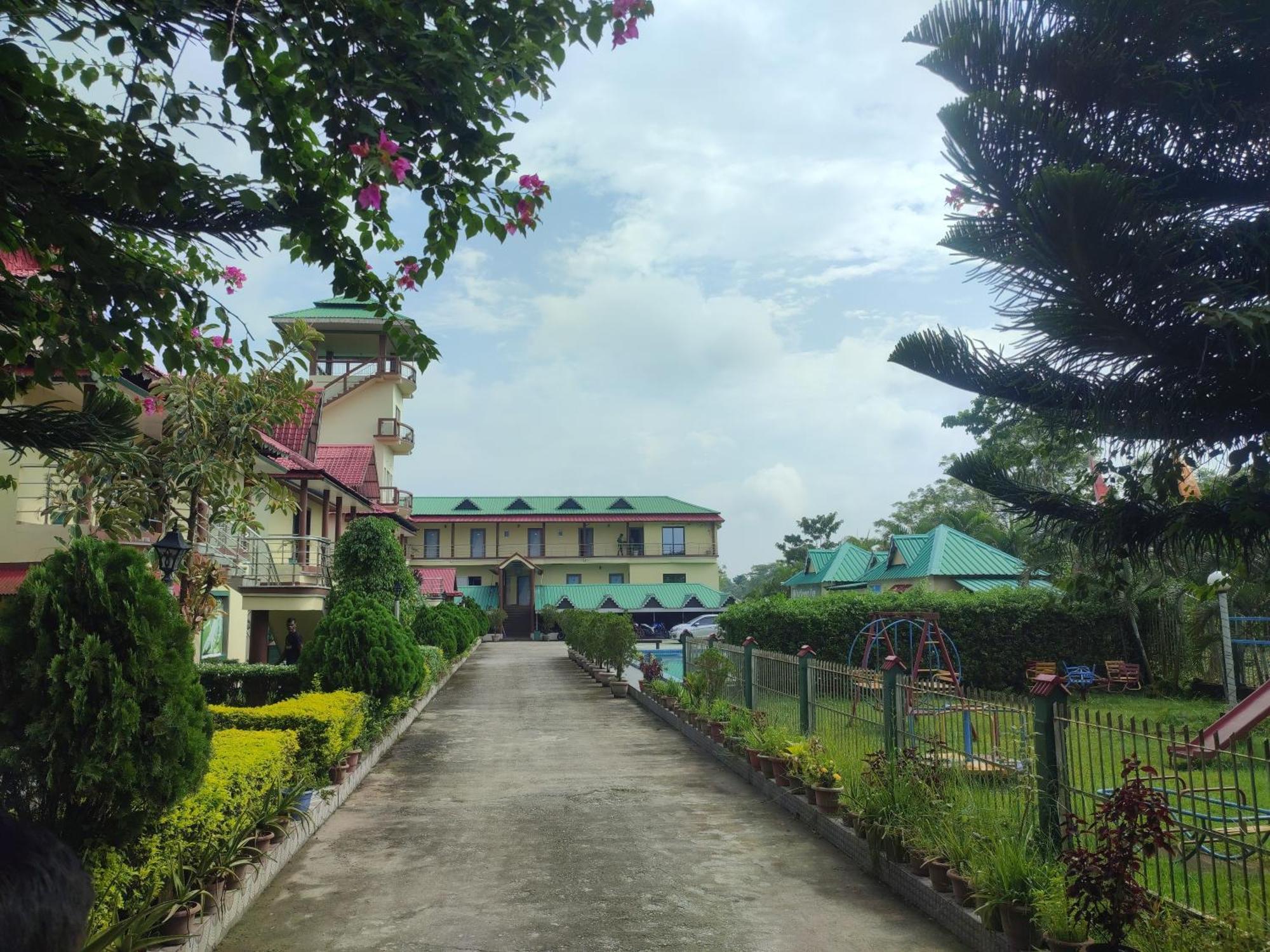 Maa Greenary View - A Holiday Resort Alipur Duar 외부 사진